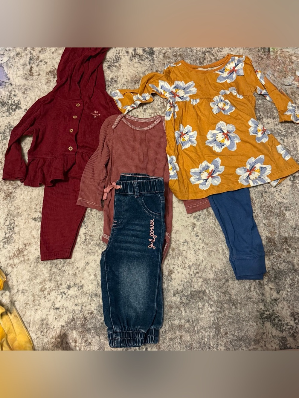 Small bundle baby girl outfits - Picture 1 of 9